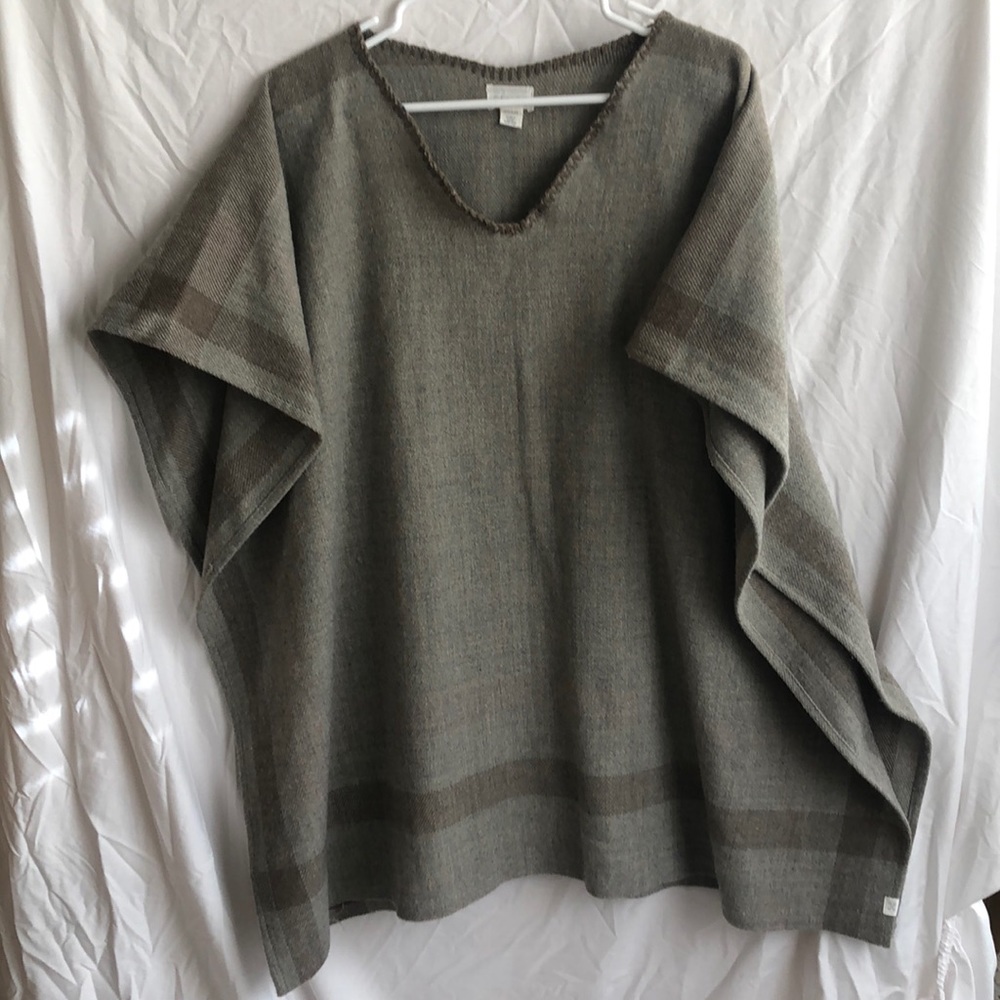 Caslon Poncho